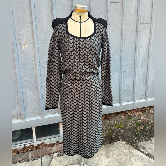 Roland  Mouret knit sweater dress, size 12 - Picture 3 of 17